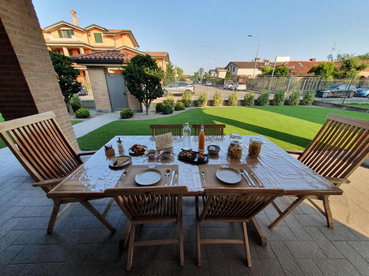 B&B Casa Sara Cassano D'adda Bagian luar foto